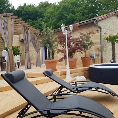 Le Clos Des Bories Le Gite Holiday home *